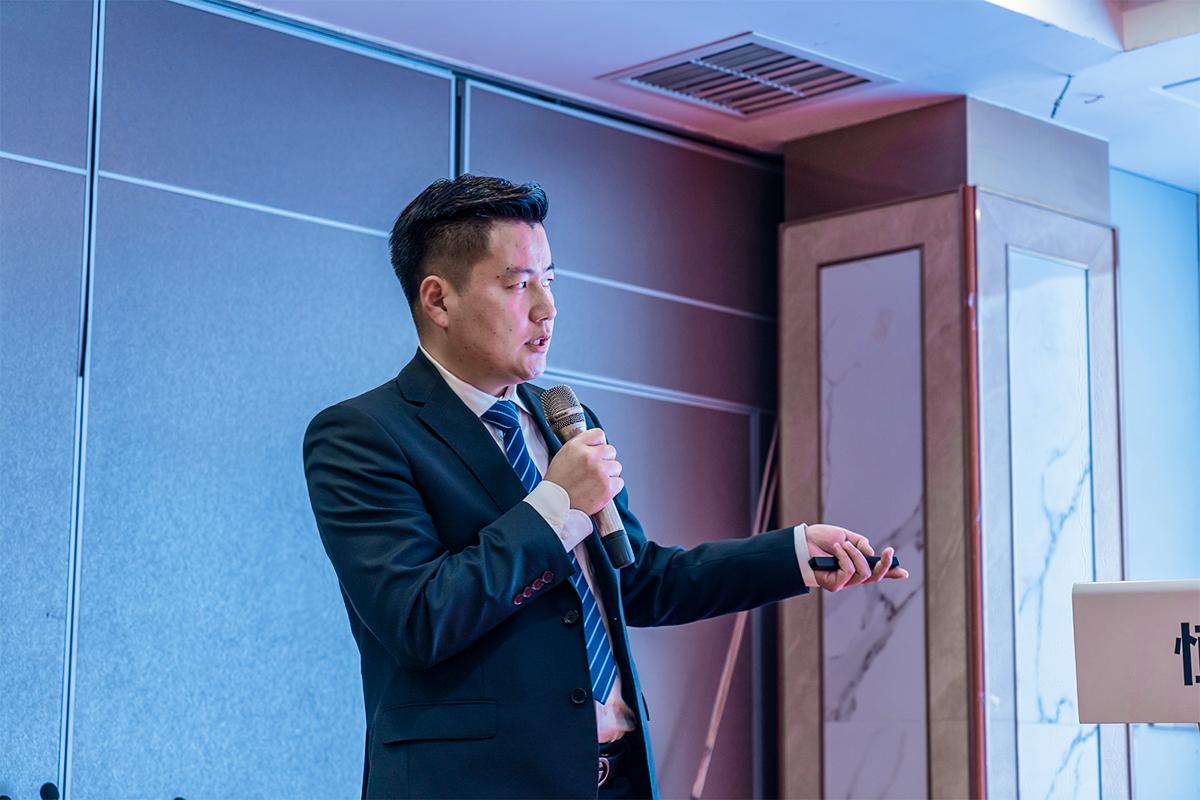 内貿部副(fù)總經理夏(xià)威