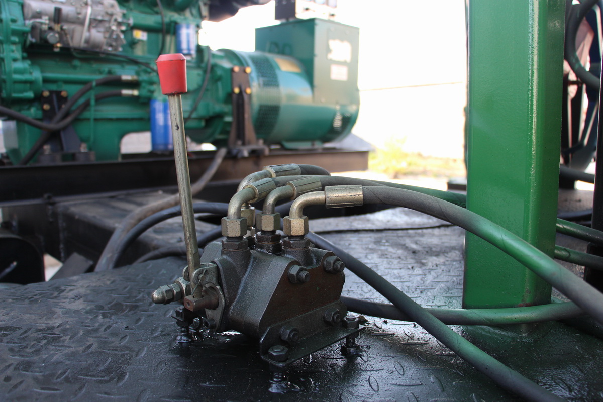 7寸鋼履(lü)帶反循環(huan)鑽機